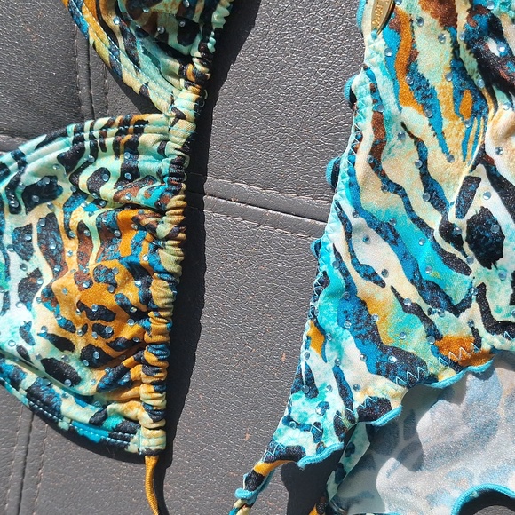 Luli fama bikini - Picture 2 of 3